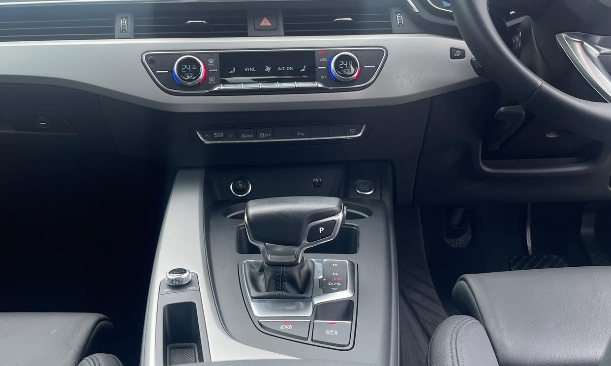Audi A4– front